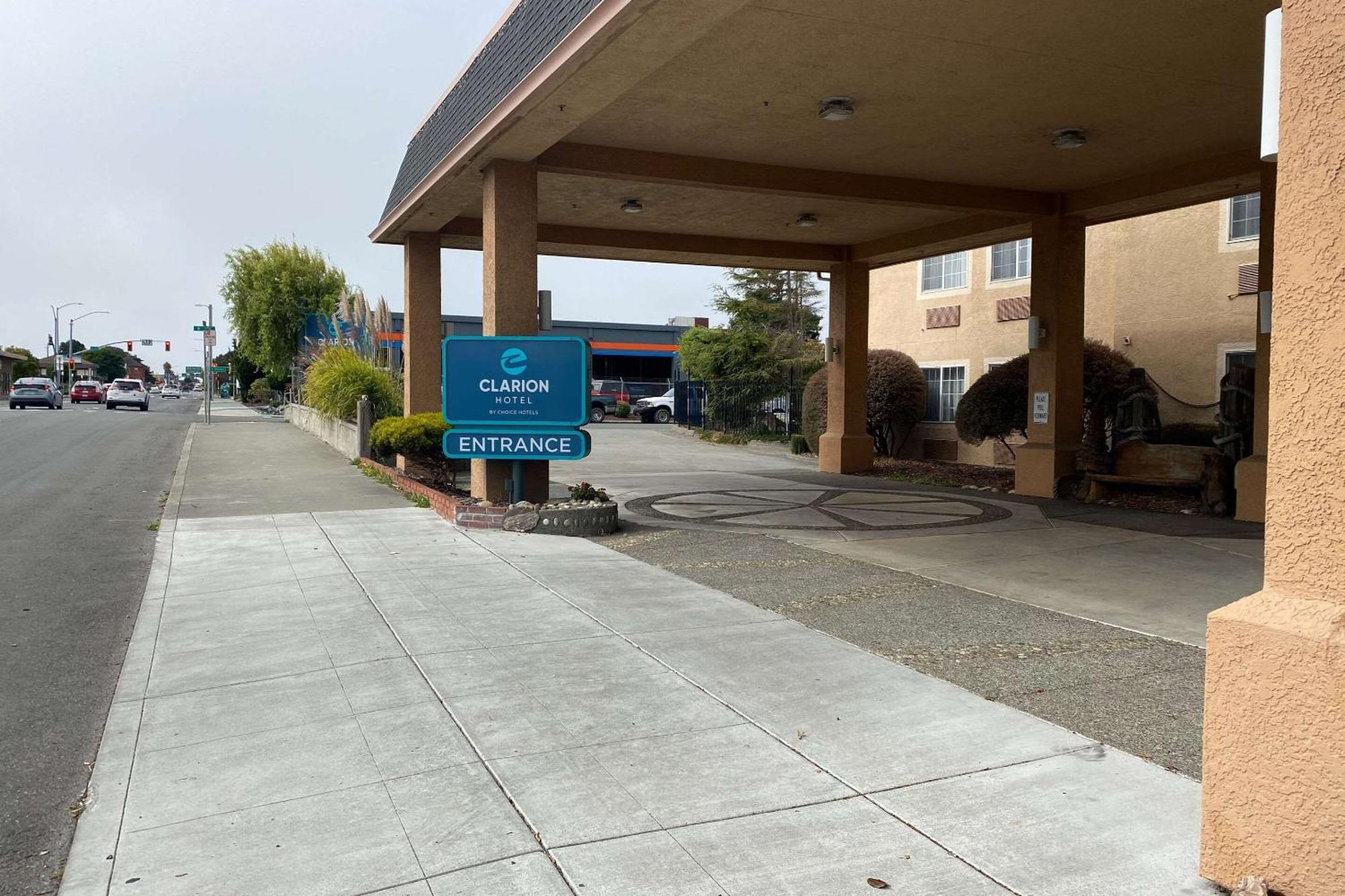 Clarion Hotel By Humboldt Bay Eureka Exterior photo